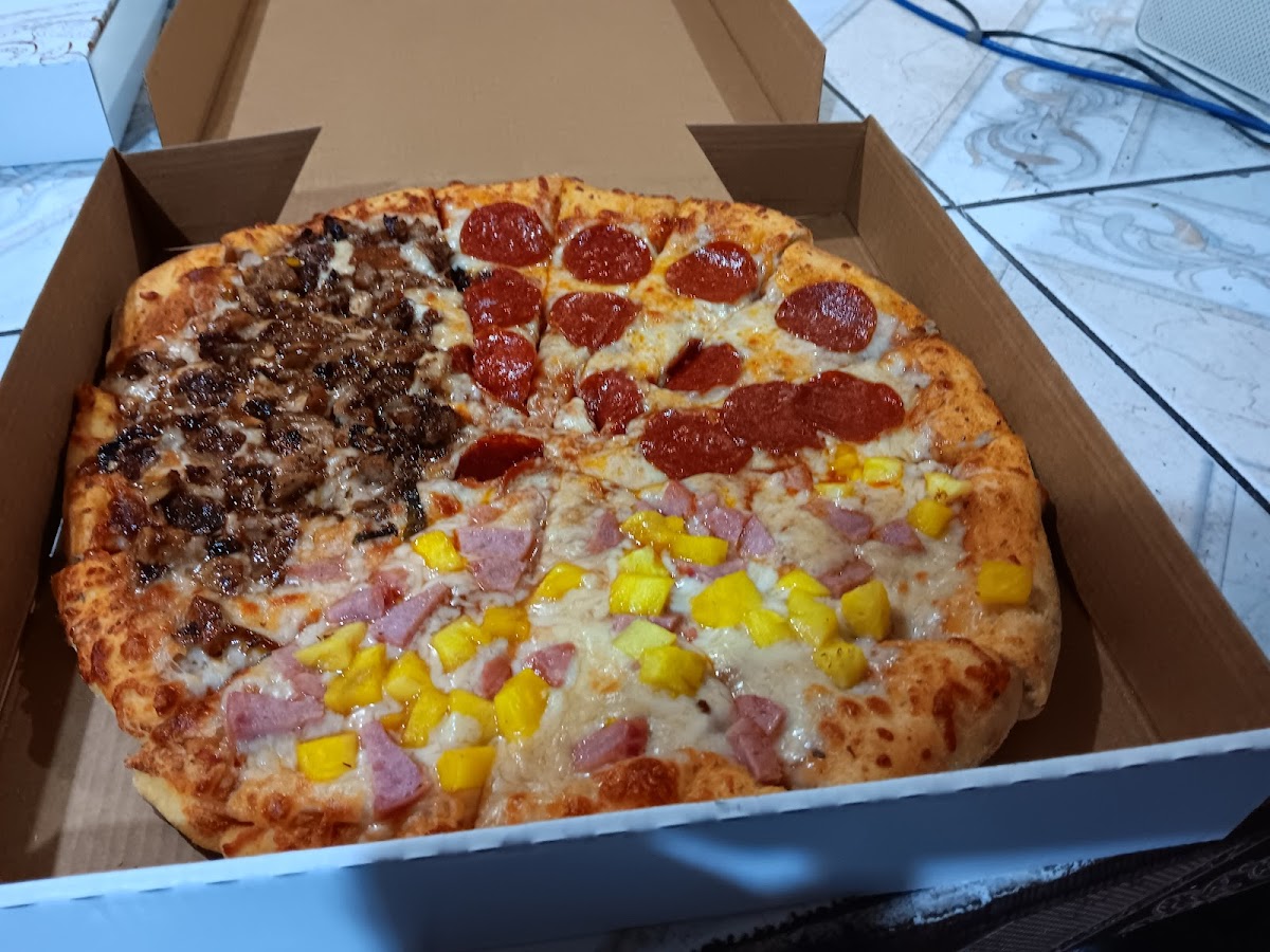 Delly's Brick Oven Pizza Restaurant-3