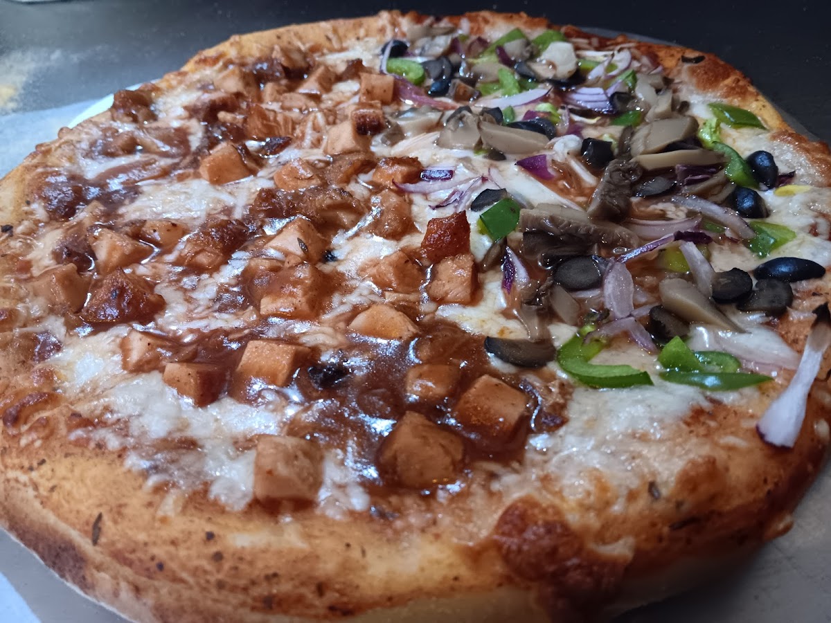 Delly's Brick Oven Pizza Restaurant-4