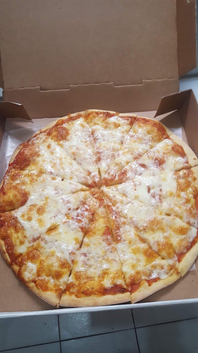 Delly's Brick Oven Pizza Restaurant-5