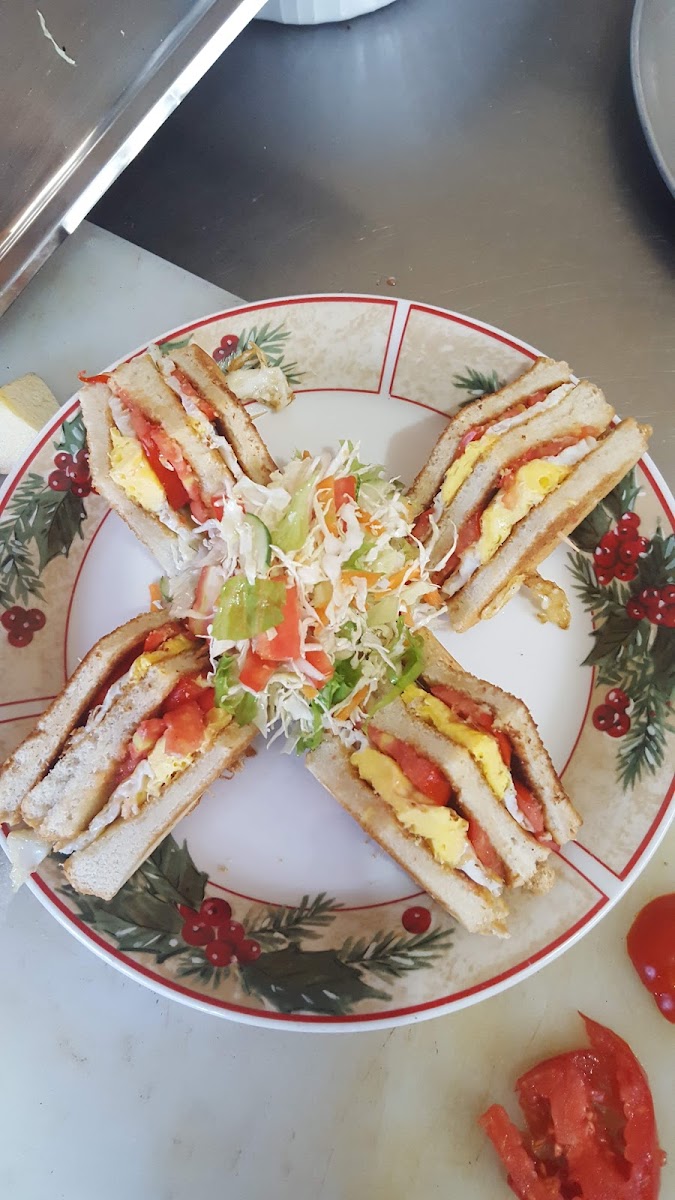 Delly's Brick Oven Pizza Restaurant-9